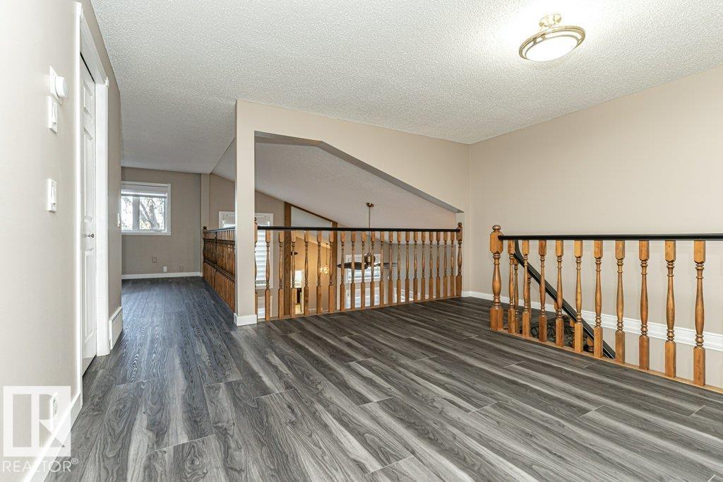 1051 109 ST NW - 36