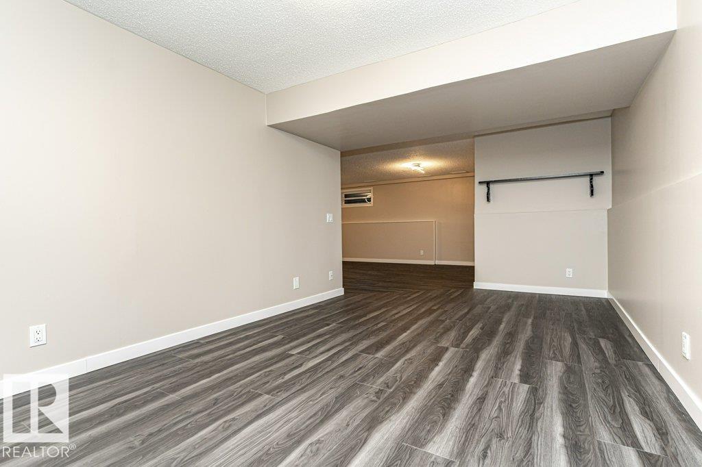 1051 109 ST NW - 50