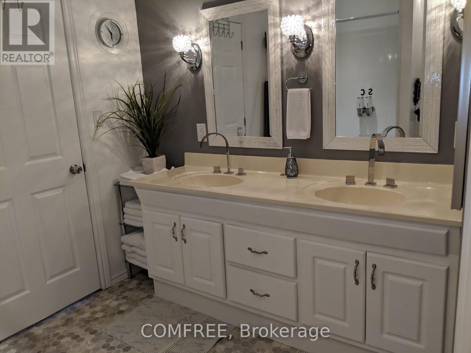 8950 BROWN ROAD — photo 18