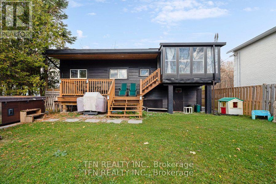 12 SCHOONER LANE - 28