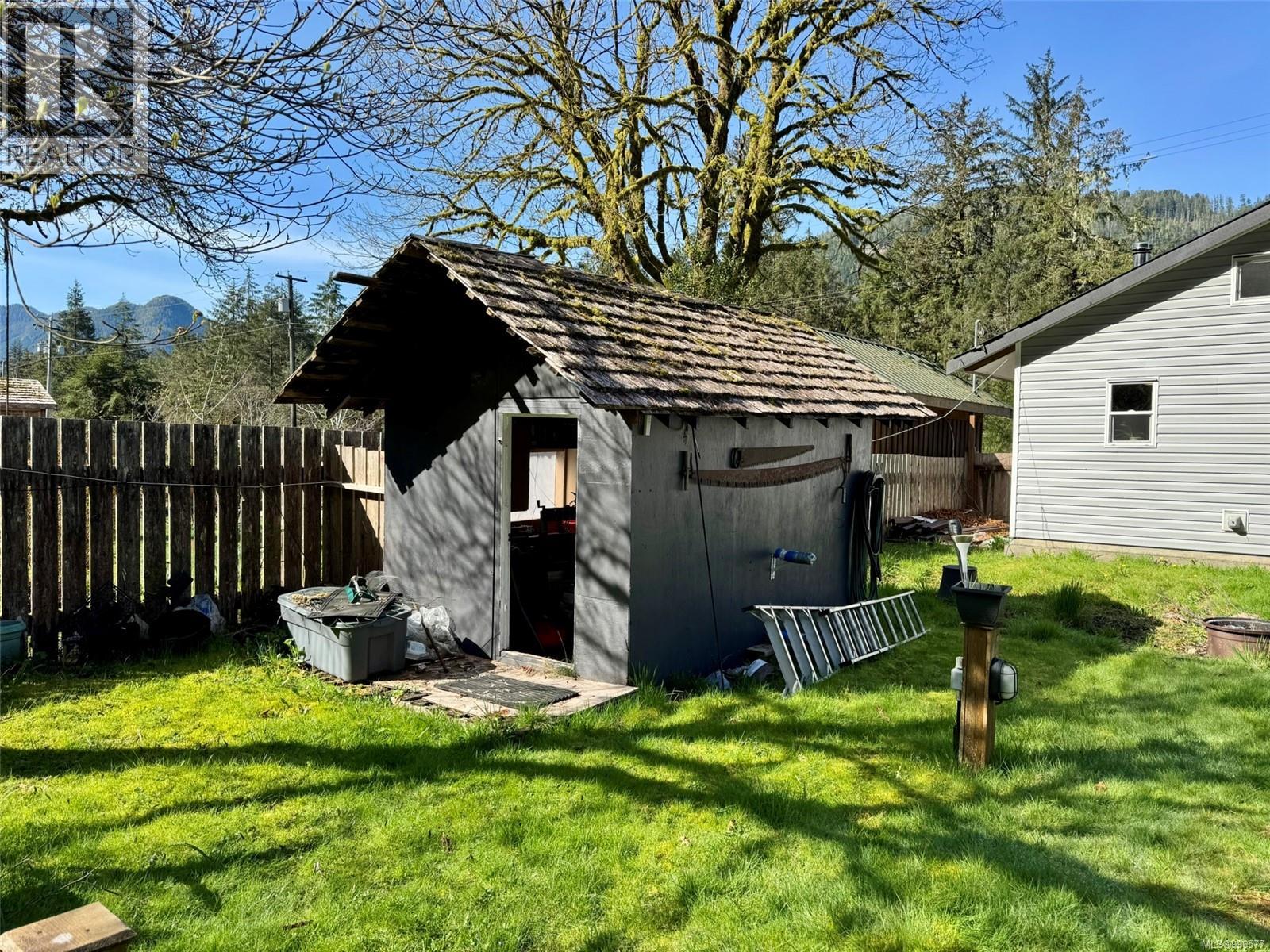 123 MAQUINNA AVE - 33