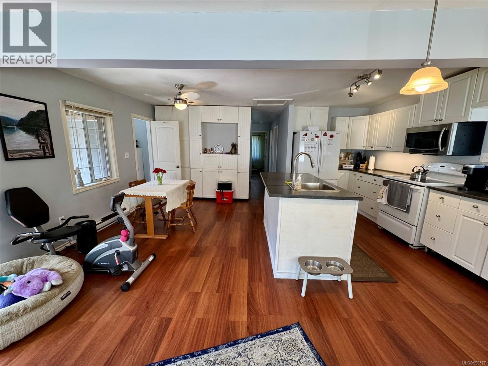 123 MAQUINNA AVE - 10