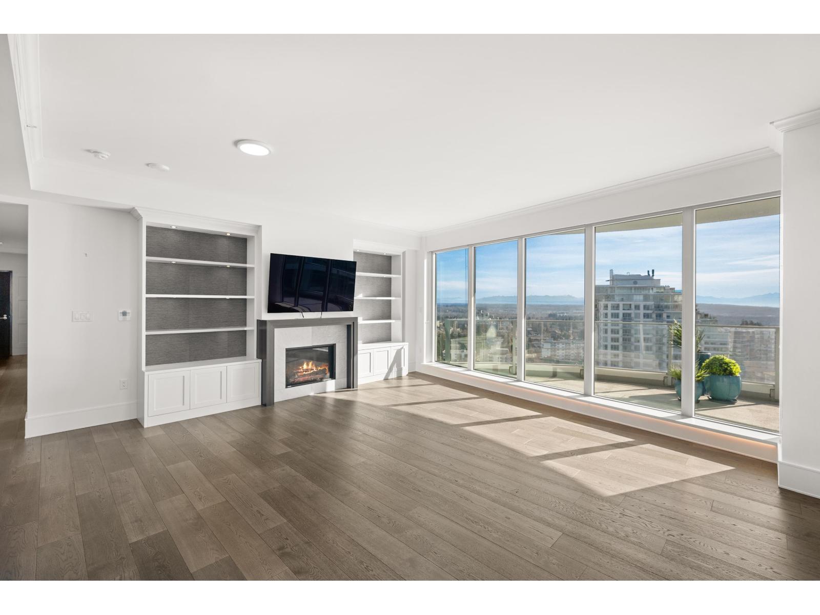 2004 1501 FOSTER STREET, White Rock