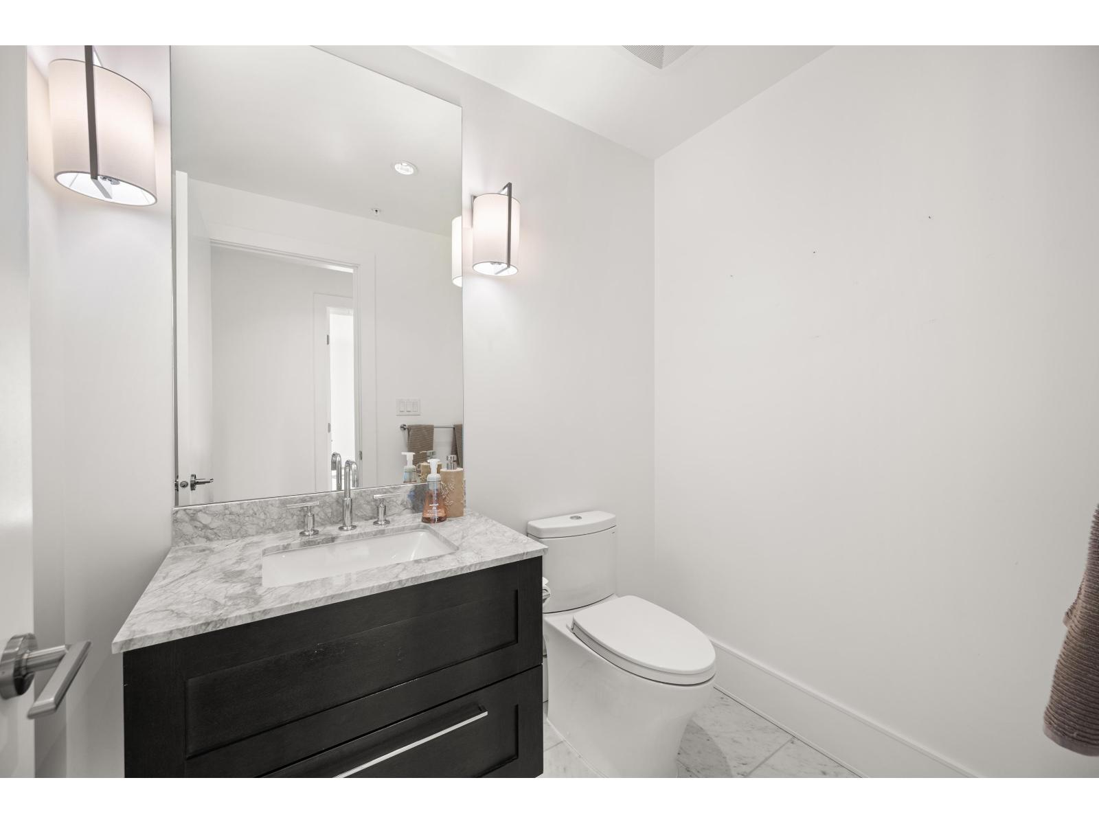 2004 1501 FOSTER STREET, White Rock