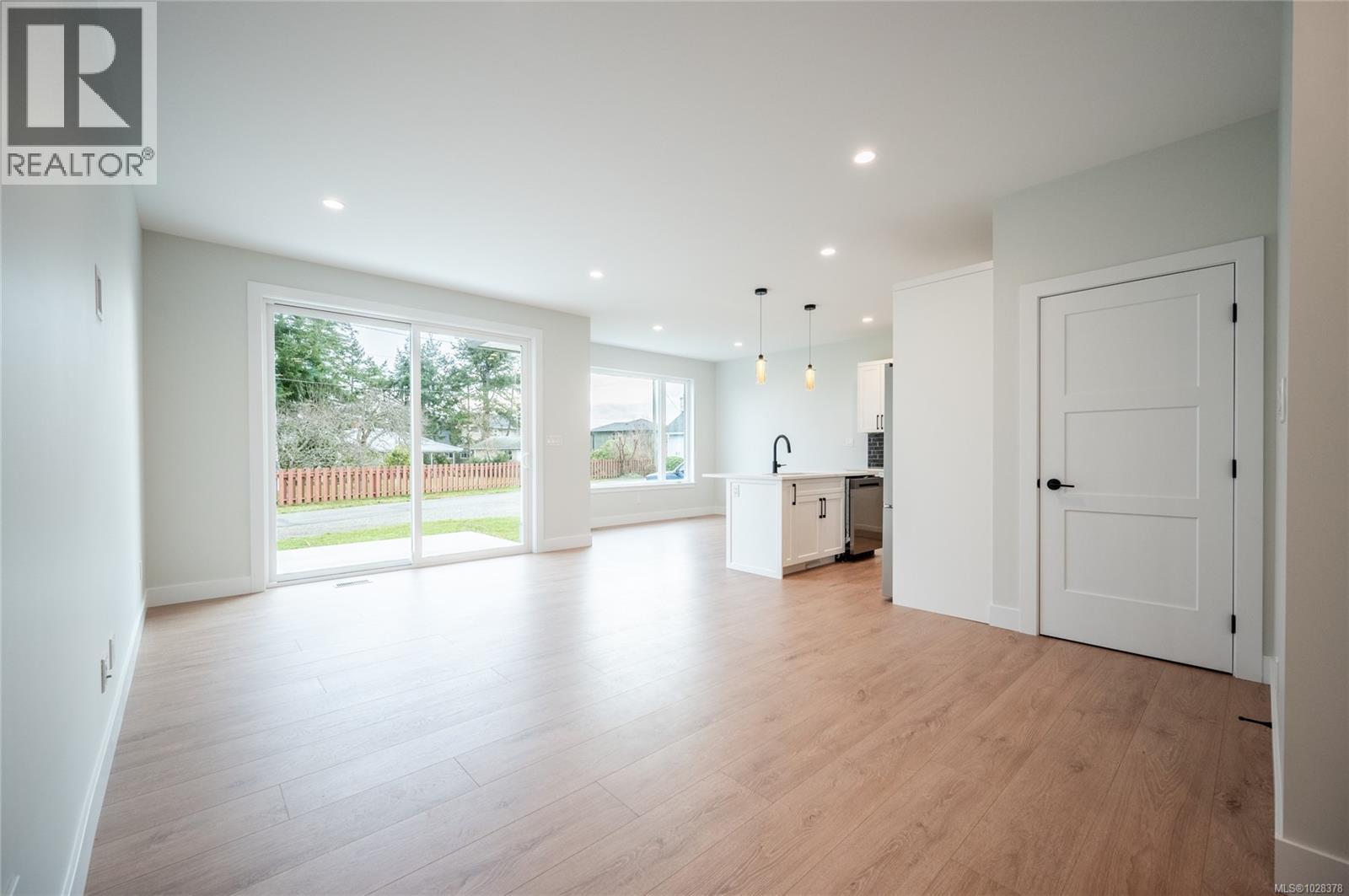 #3 91 Dahl Rd - 12
