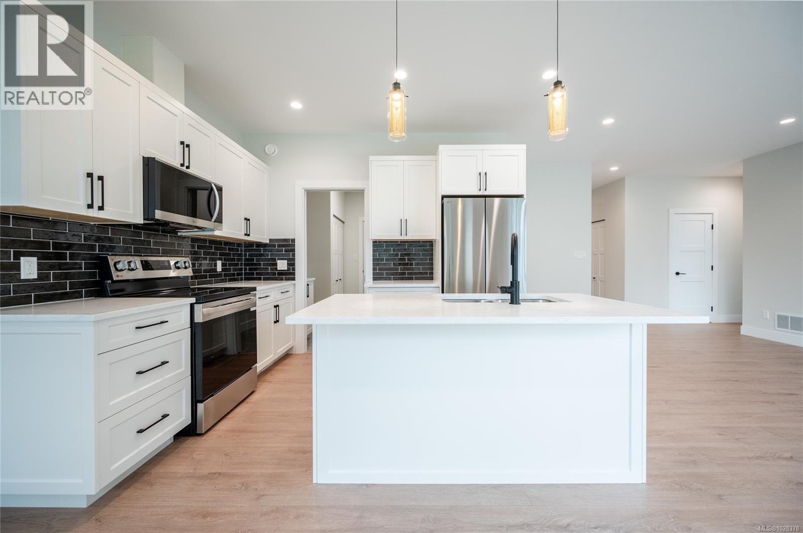 #3 91 Dahl Rd - 24