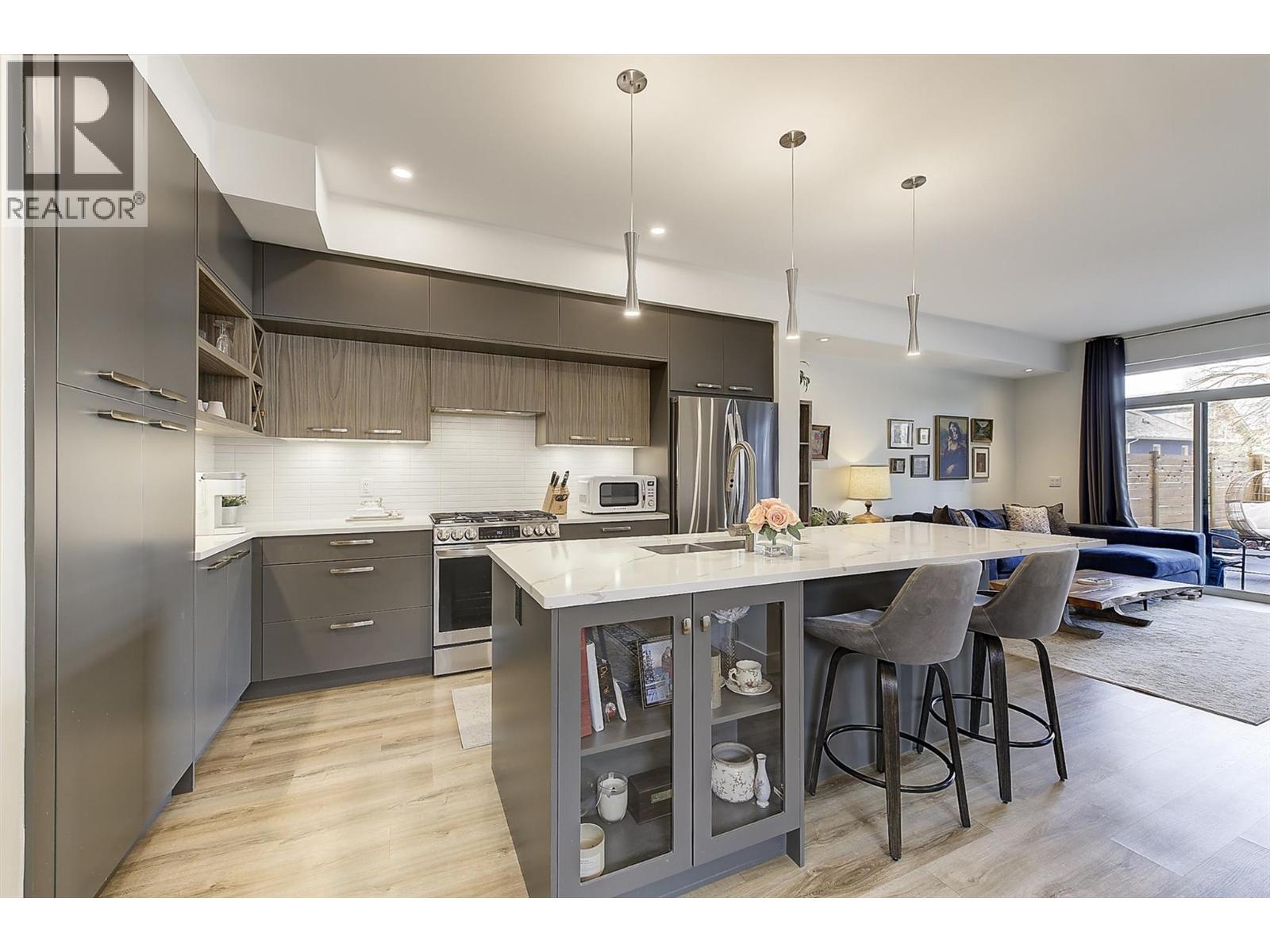 4 845 Lawson Avenue, Kelowna