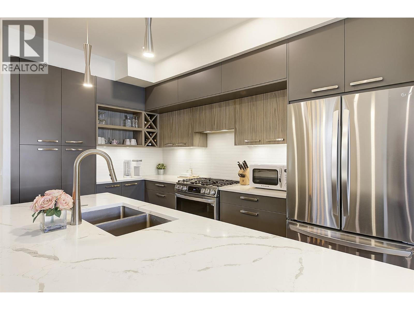 4 845 Lawson Avenue, Kelowna