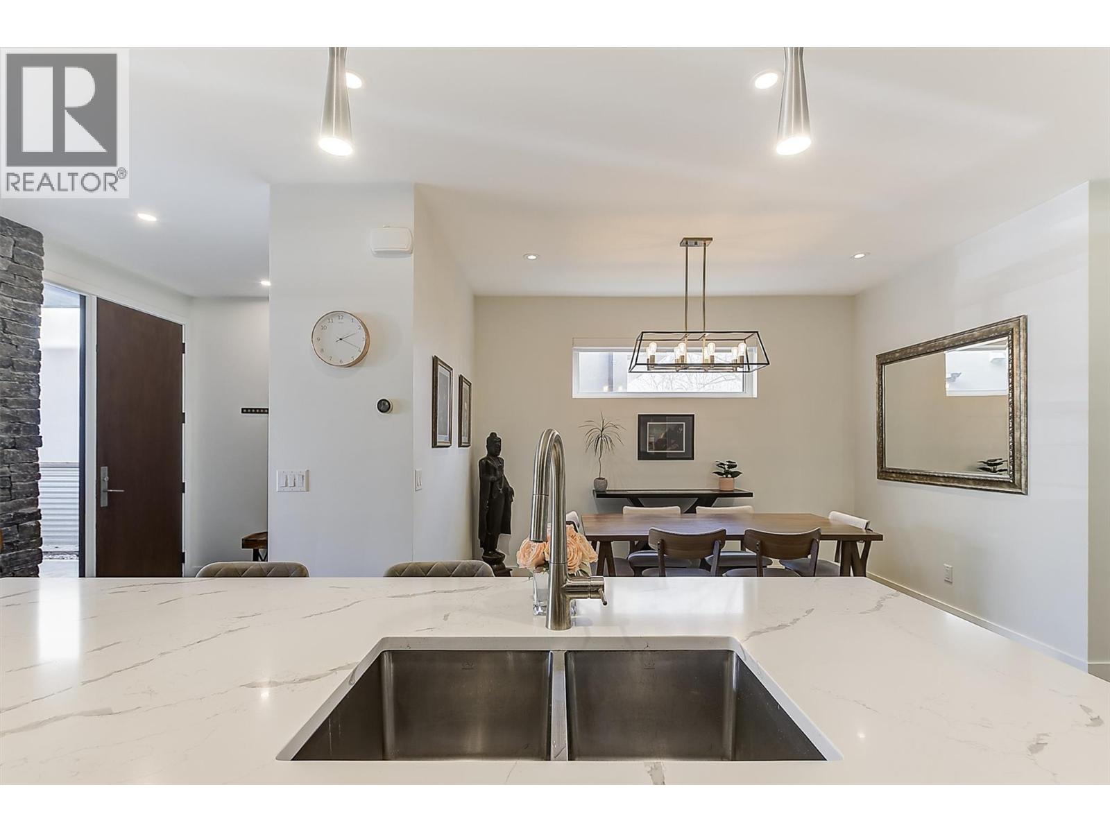 4 845 Lawson Avenue, Kelowna