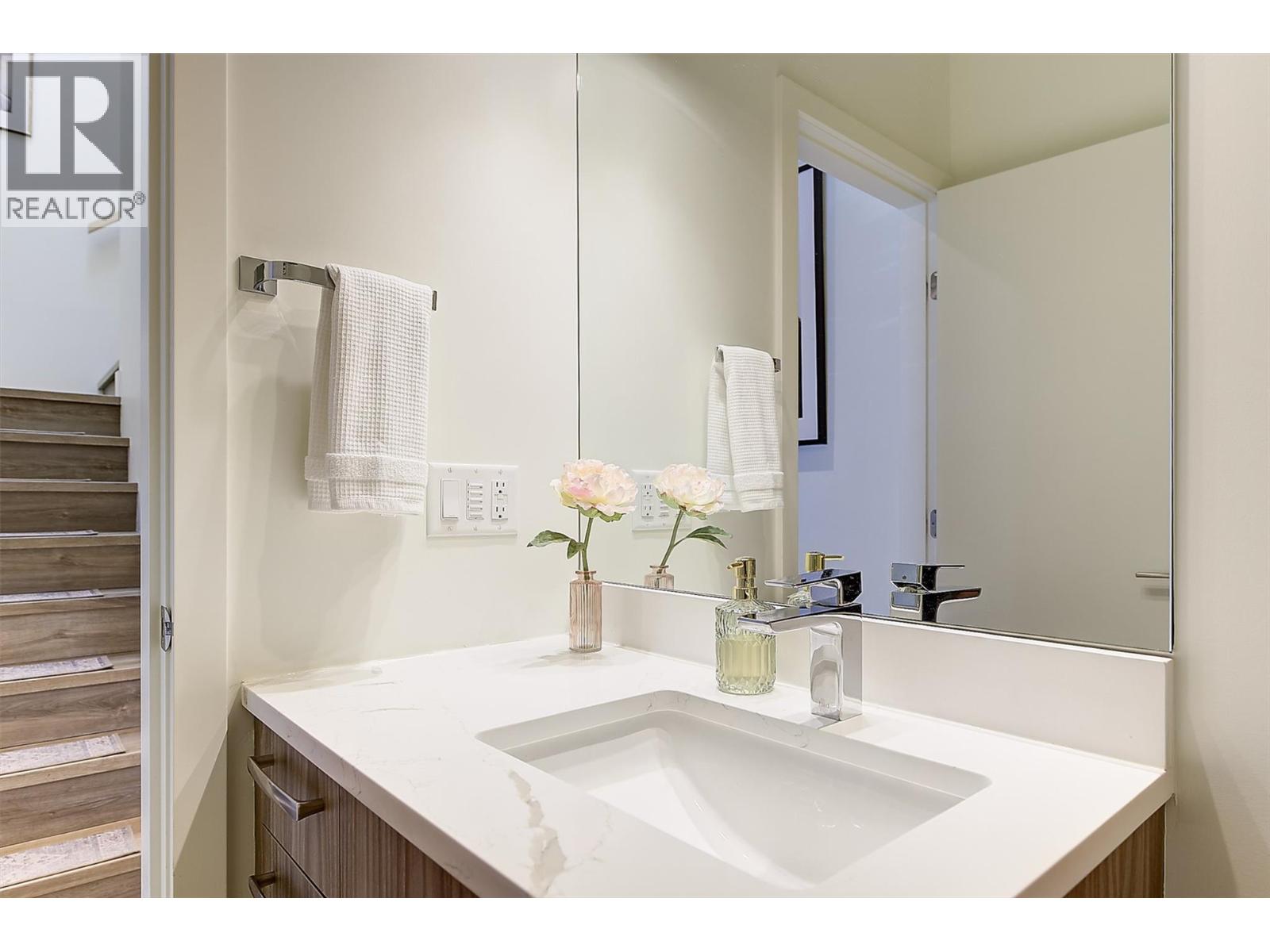 4 845 Lawson Avenue, Kelowna