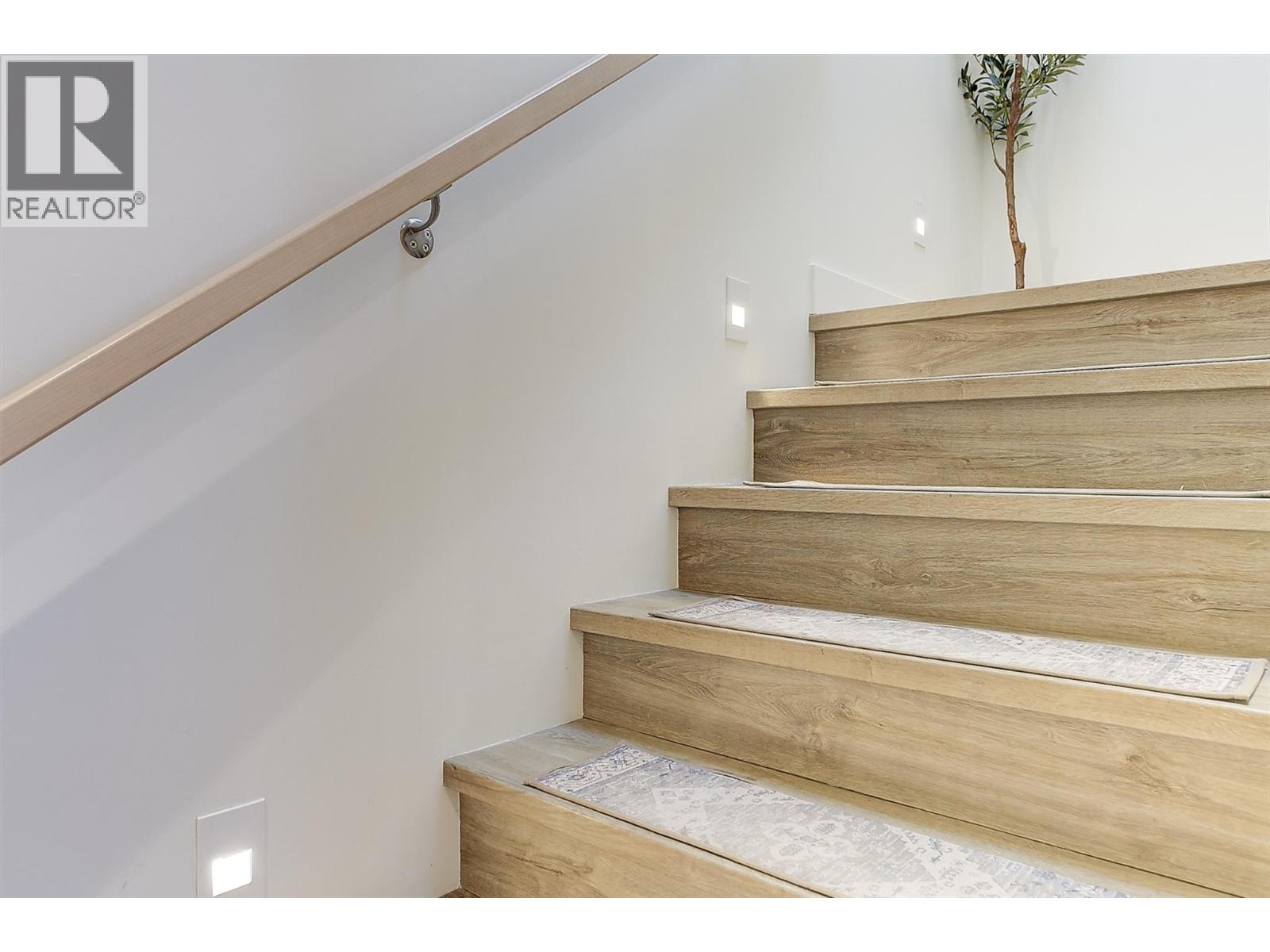 4 845 Lawson Avenue, Kelowna