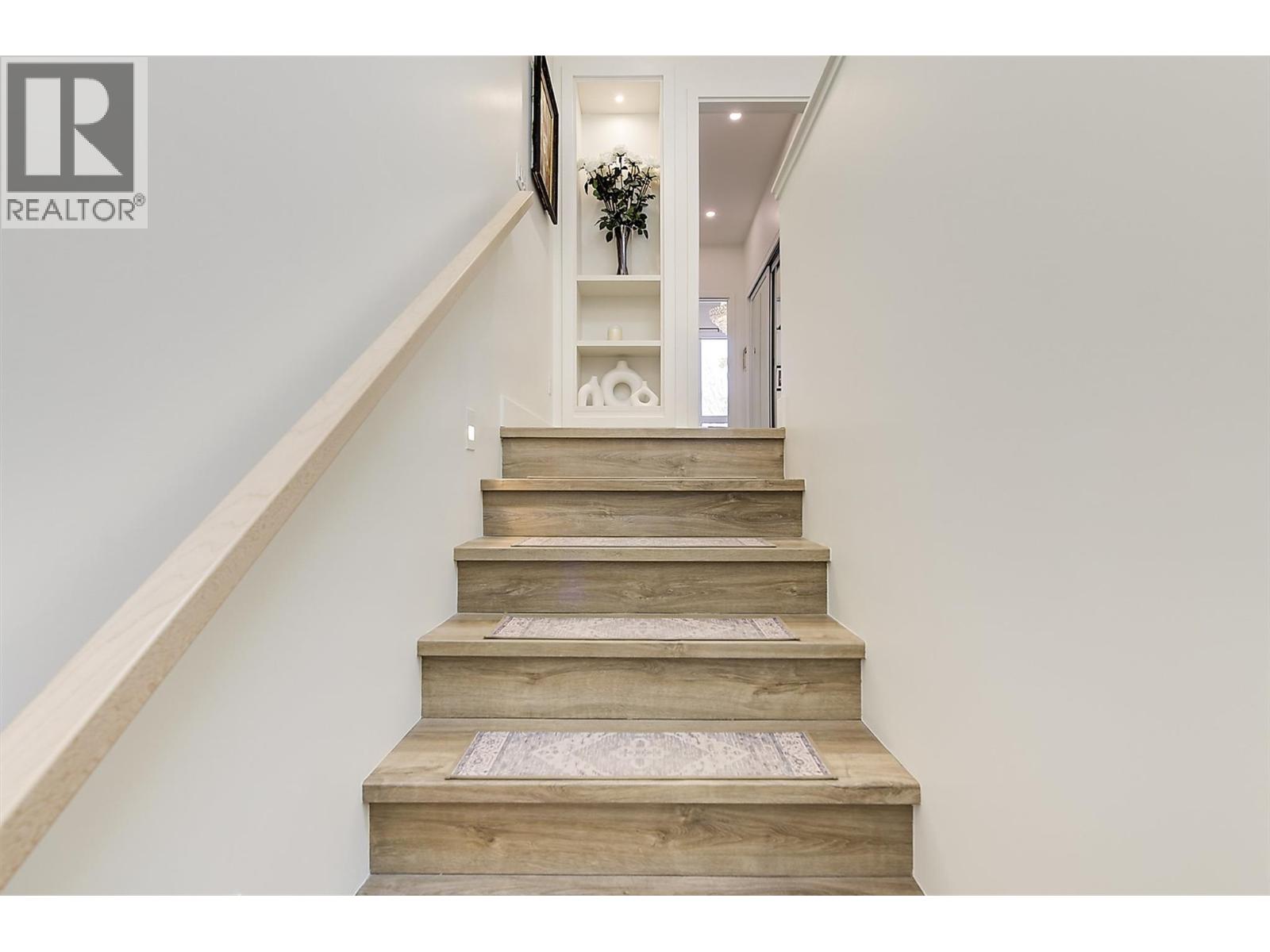 4 845 Lawson Avenue, Kelowna