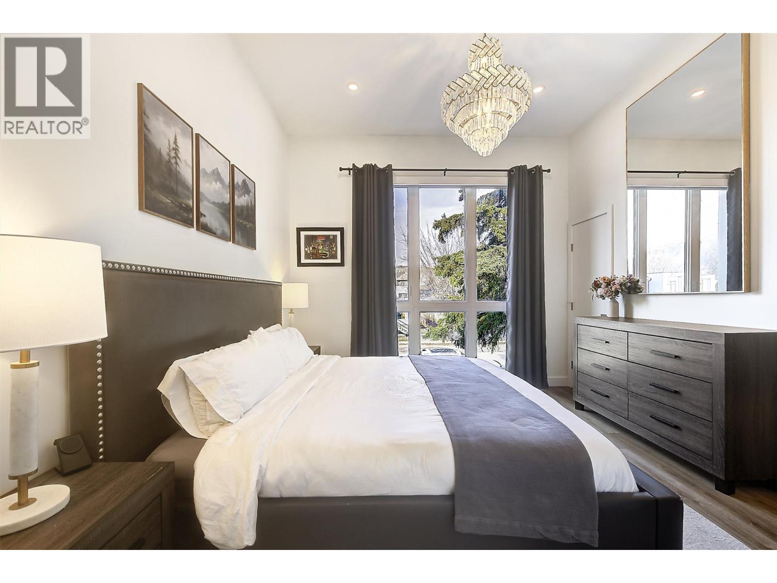 4 845 Lawson Avenue, Kelowna