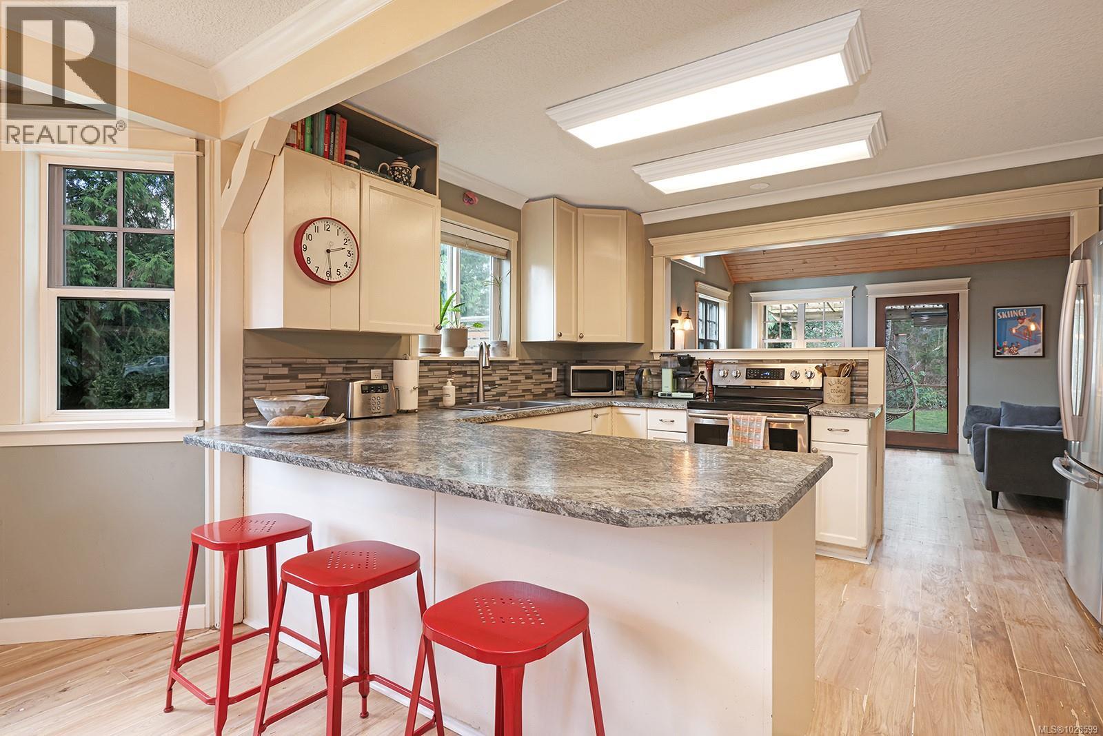 3775 ROY CREEK RD - 6