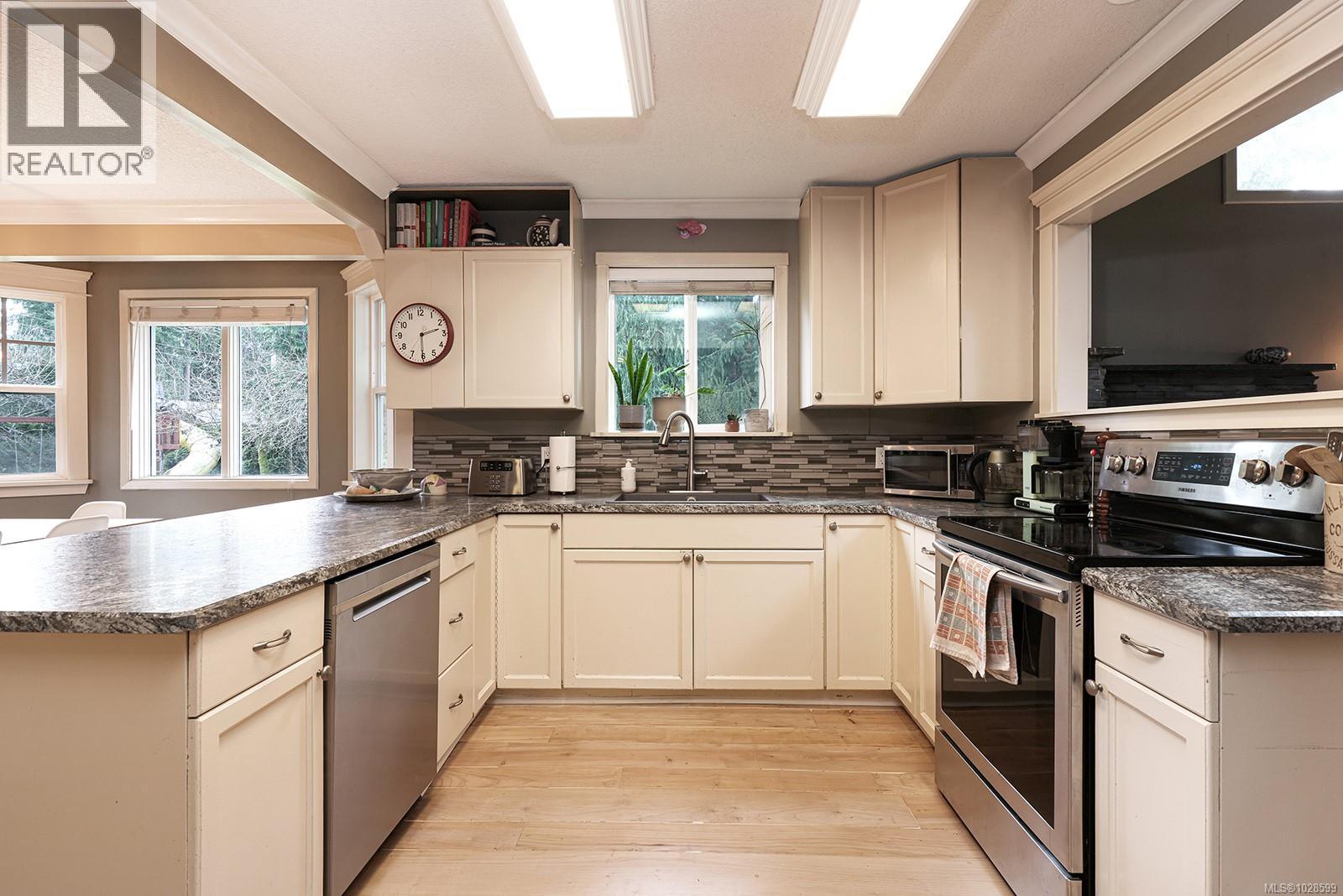 3775 ROY CREEK RD - 7