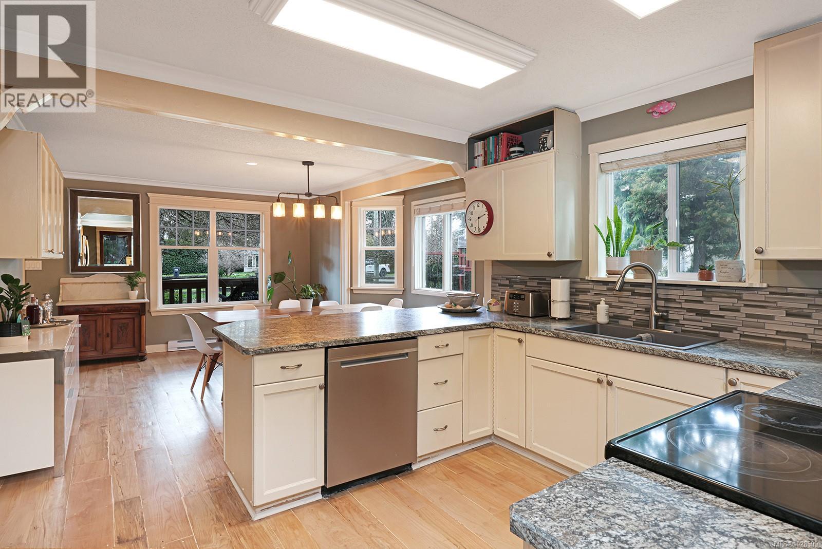 3775 ROY CREEK RD - 8