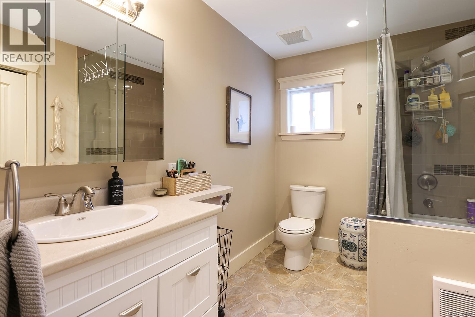 3775 ROY CREEK RD - 17