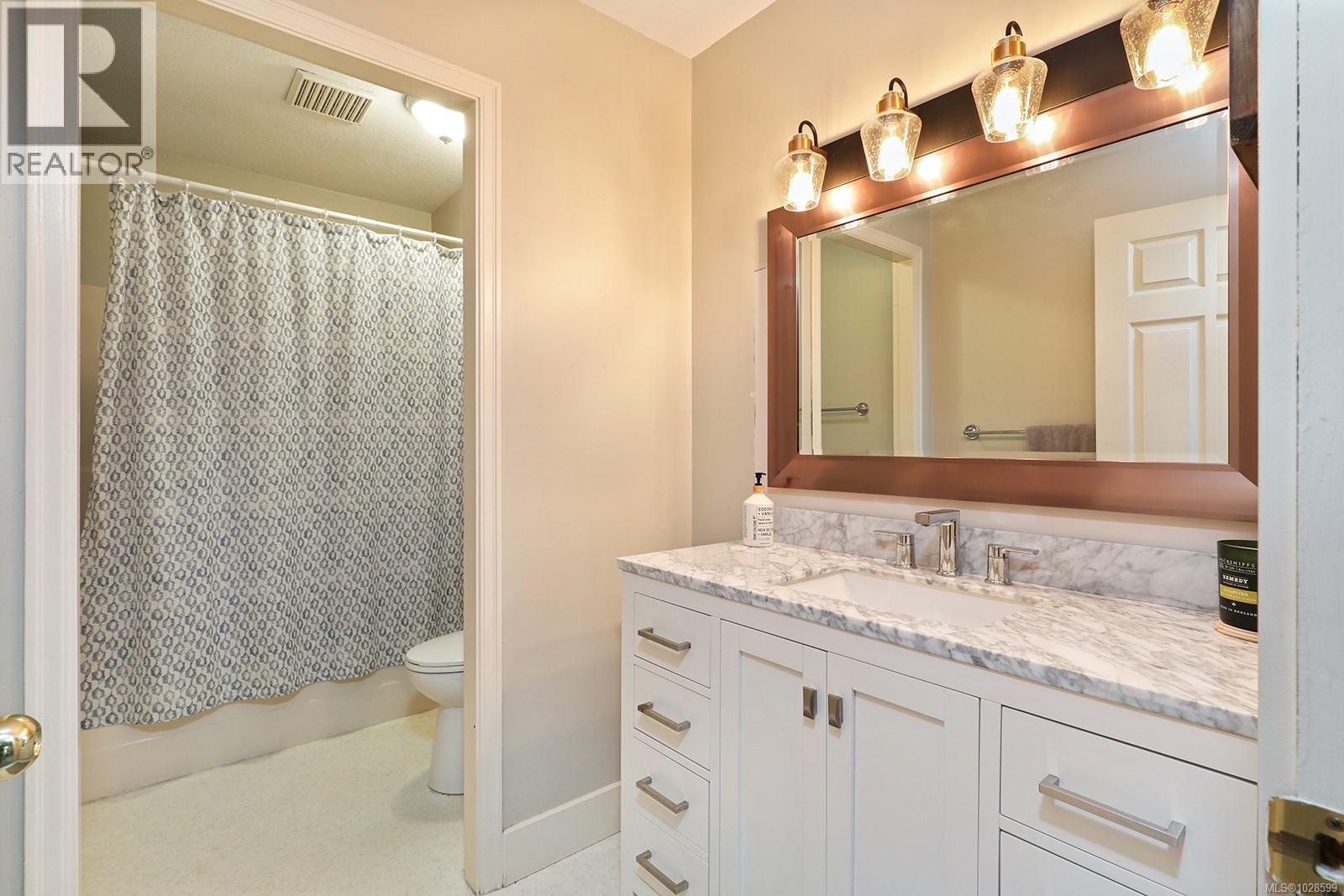 3775 ROY CREEK RD - 25