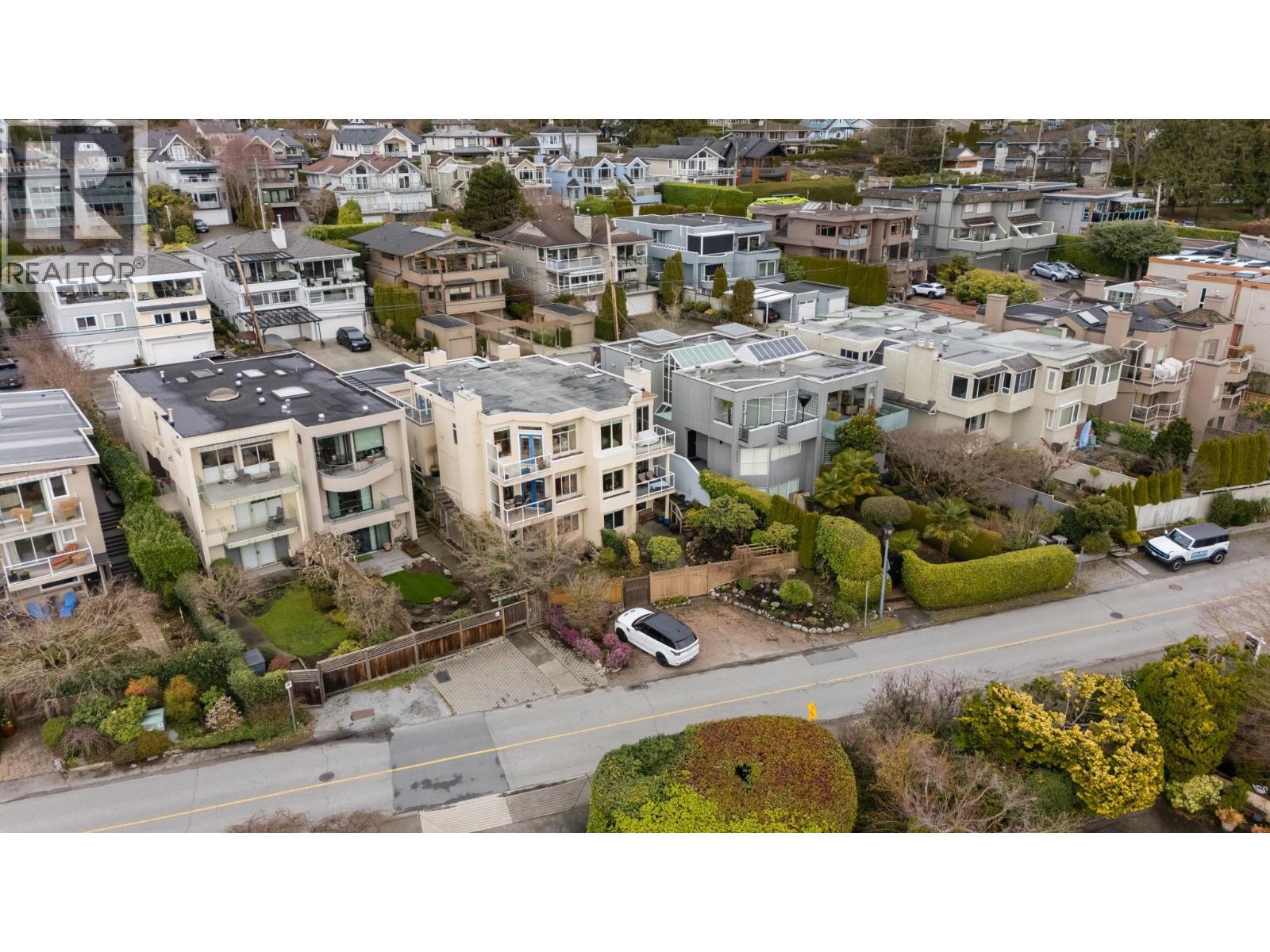 2333 BELLEVUE AVENUE, West Vancouver