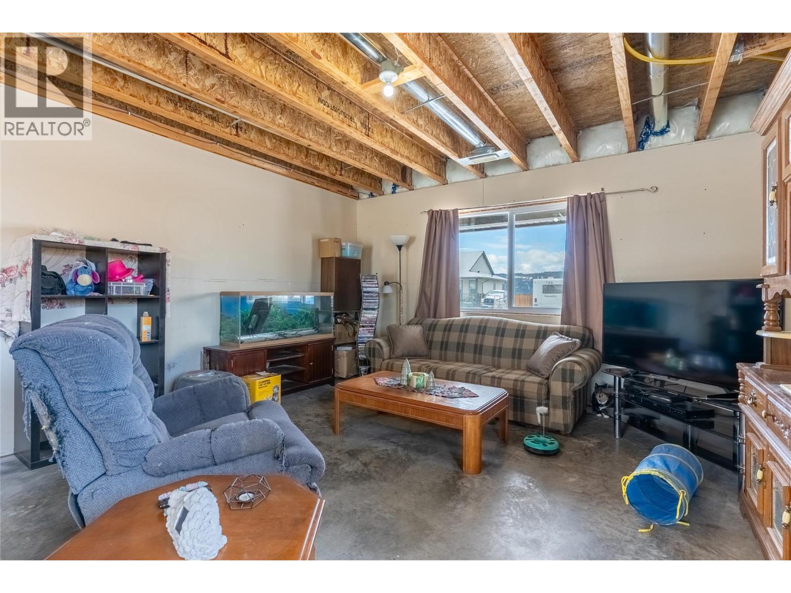 425 ARALIA Place, Logan Lake