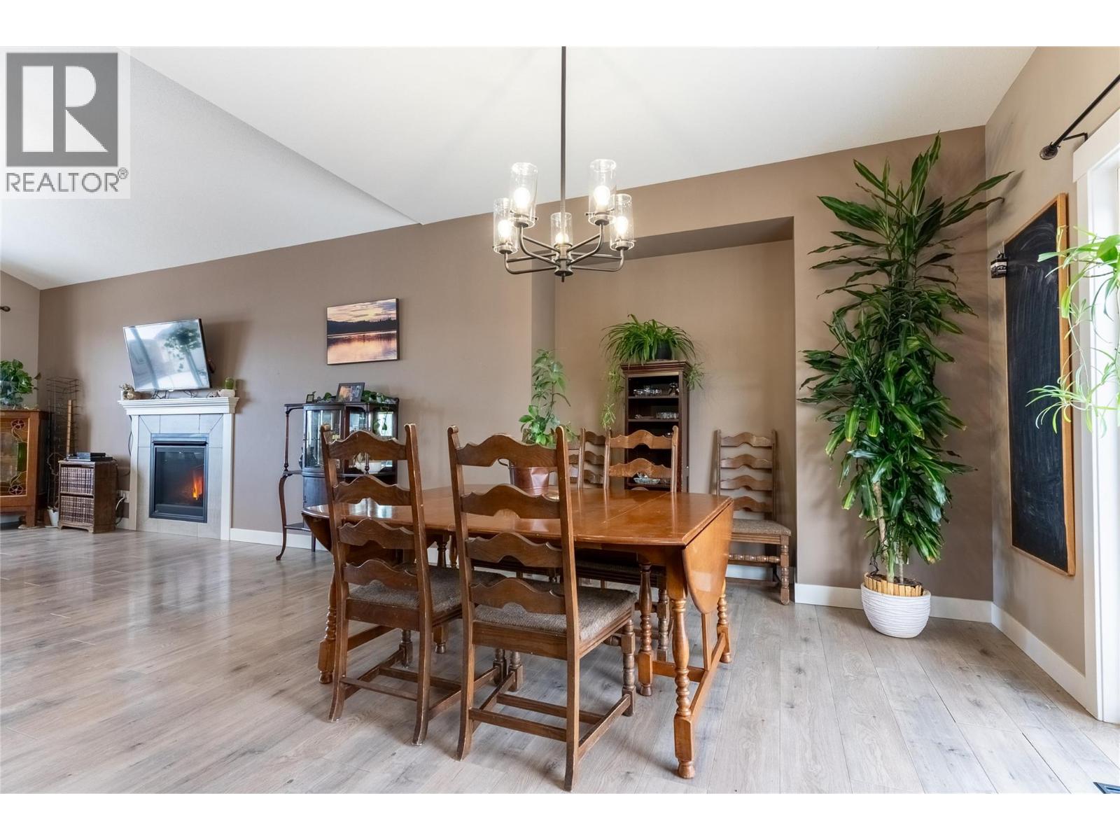 425 ARALIA Place, Logan Lake