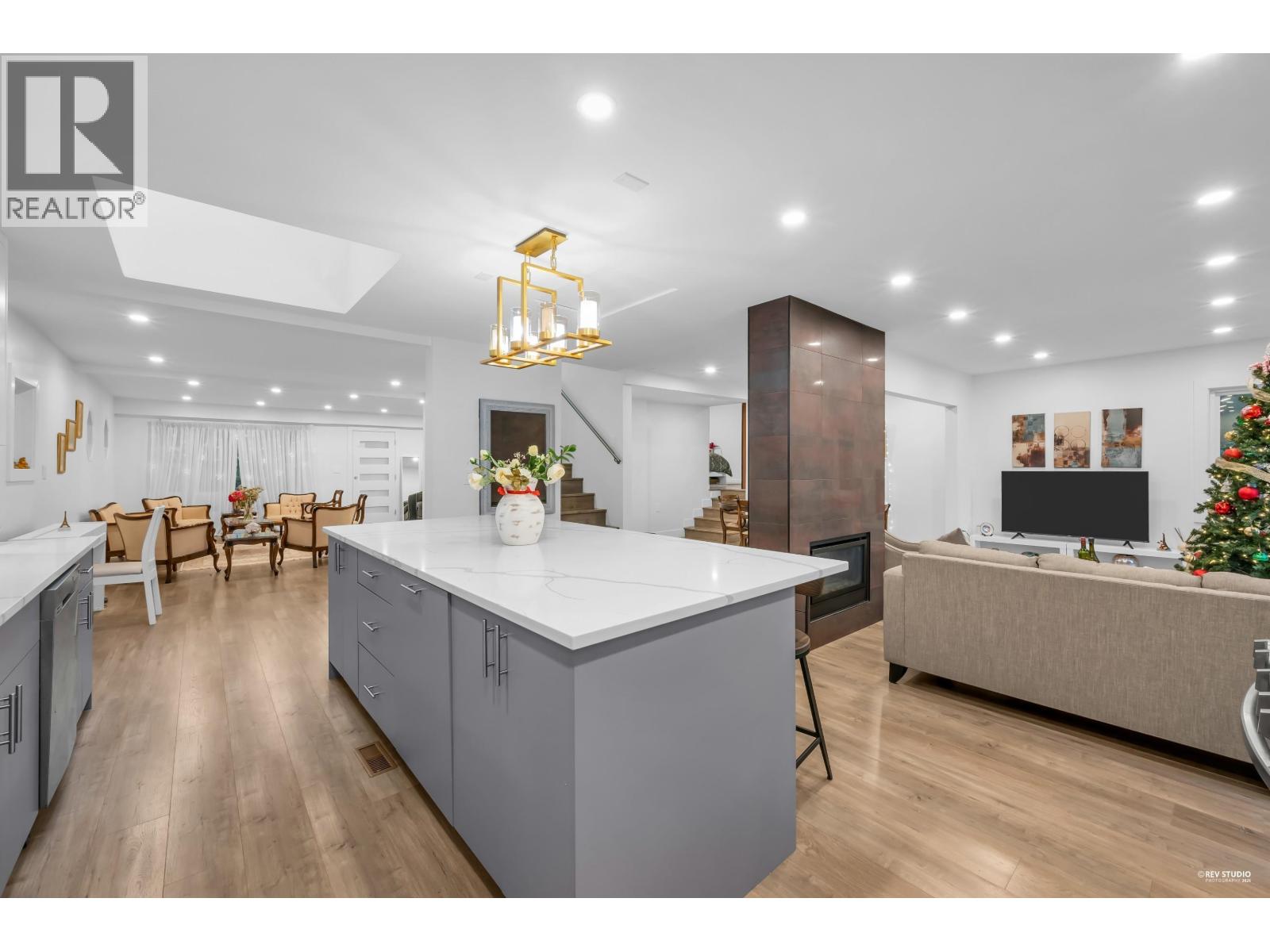 1249 DORAN ROAD, North Vancouver