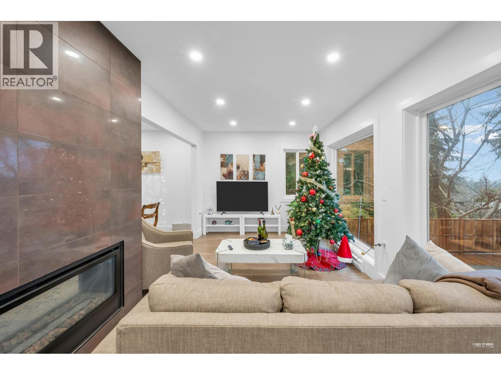 1249 DORAN ROAD, North Vancouver