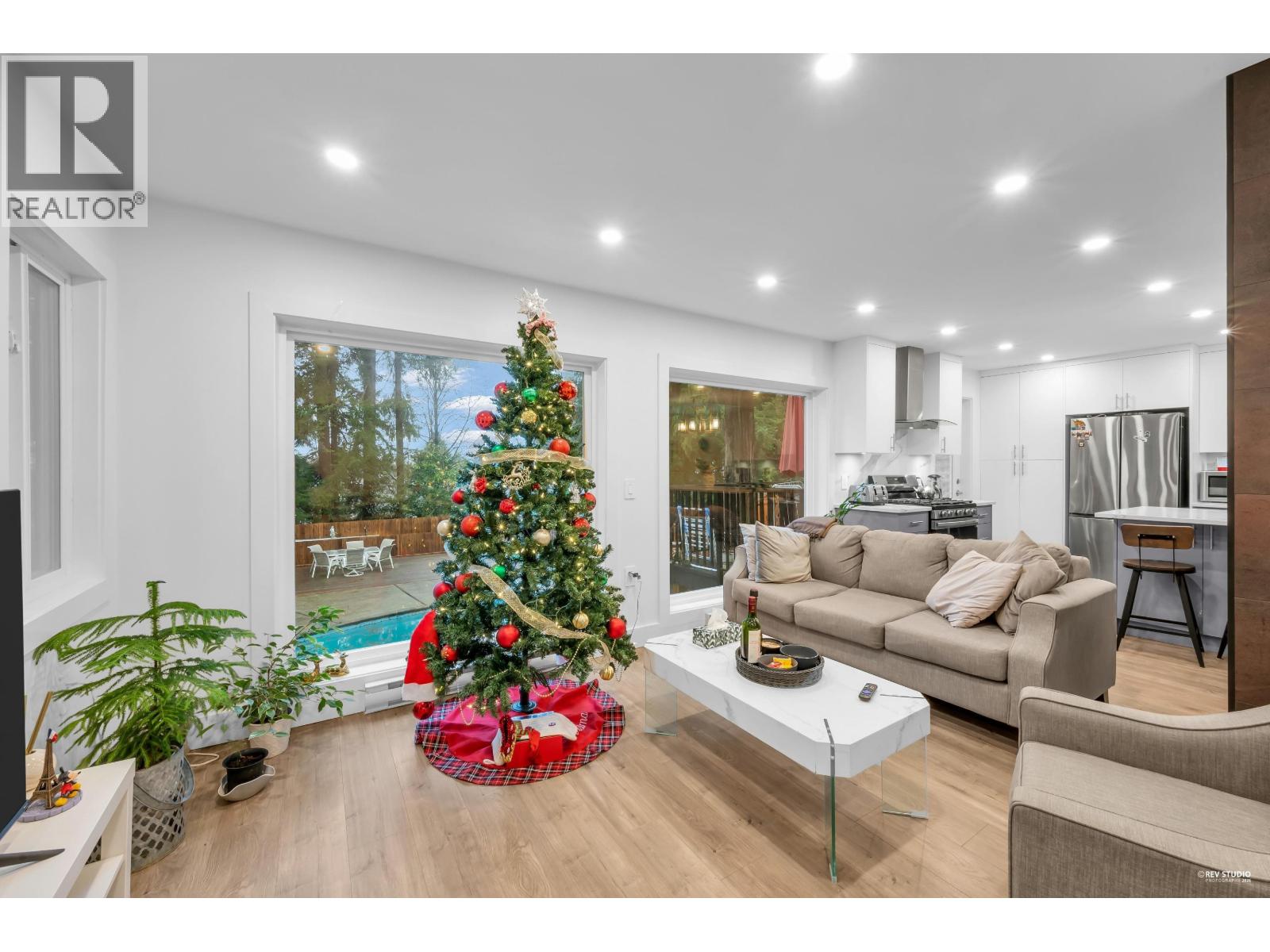 1249 DORAN ROAD, North Vancouver