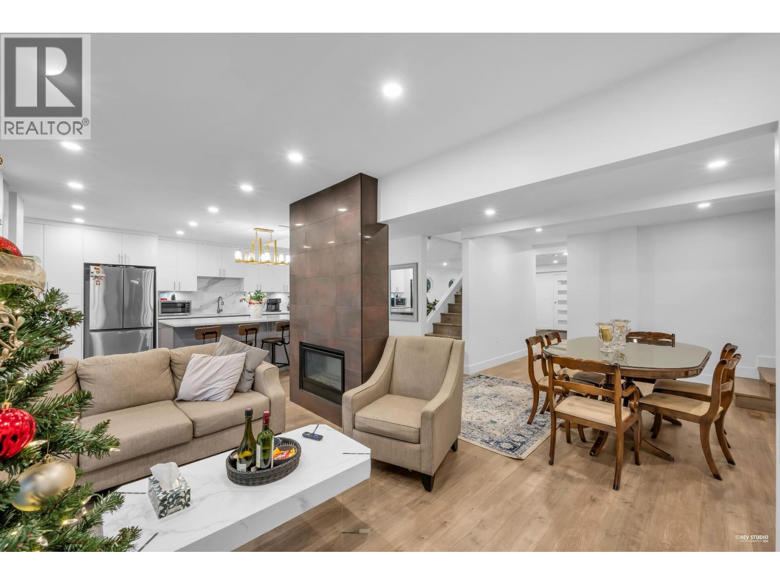 1249 DORAN ROAD, North Vancouver