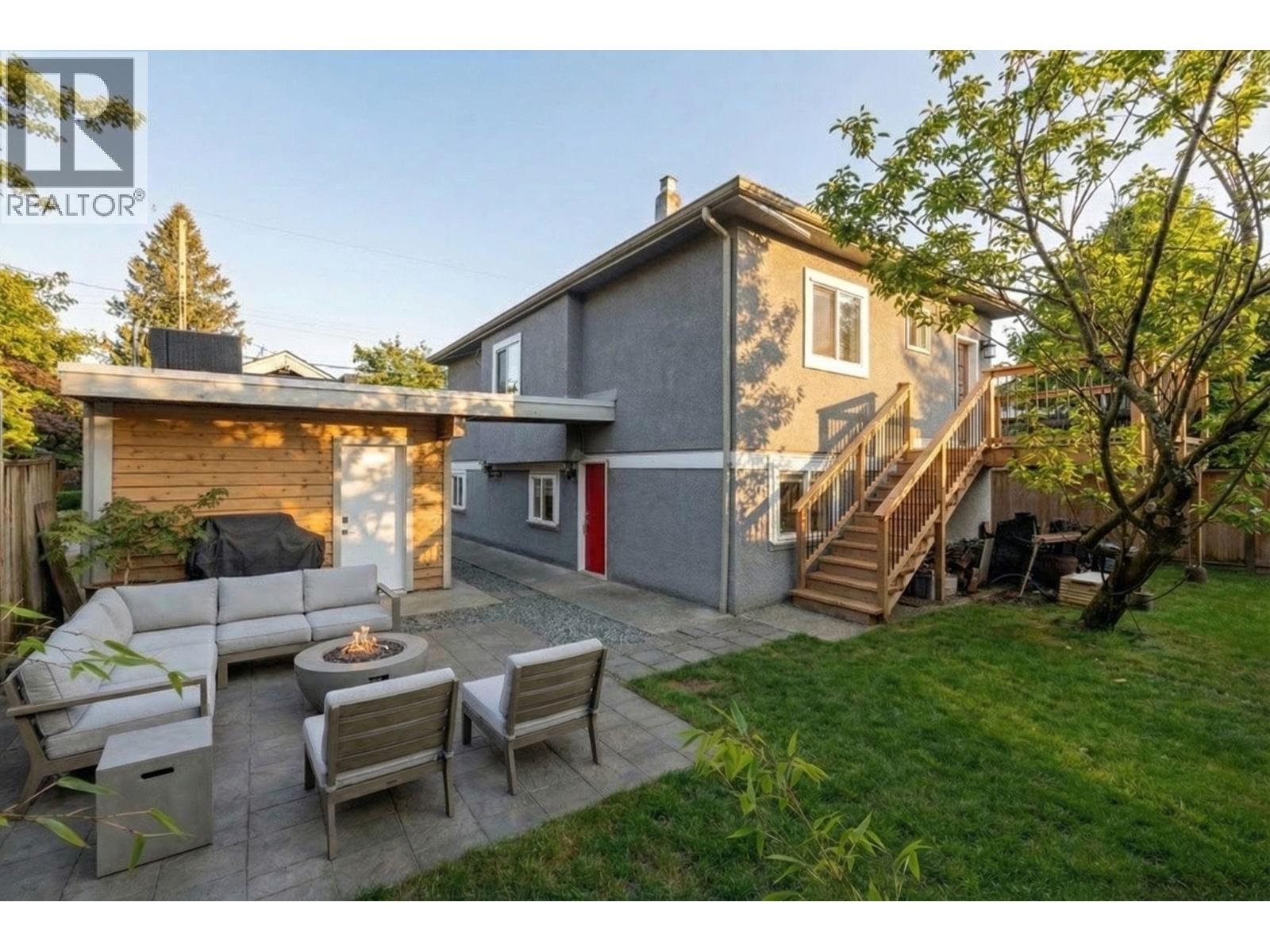 2156 E PENDER STREET, Vancouver