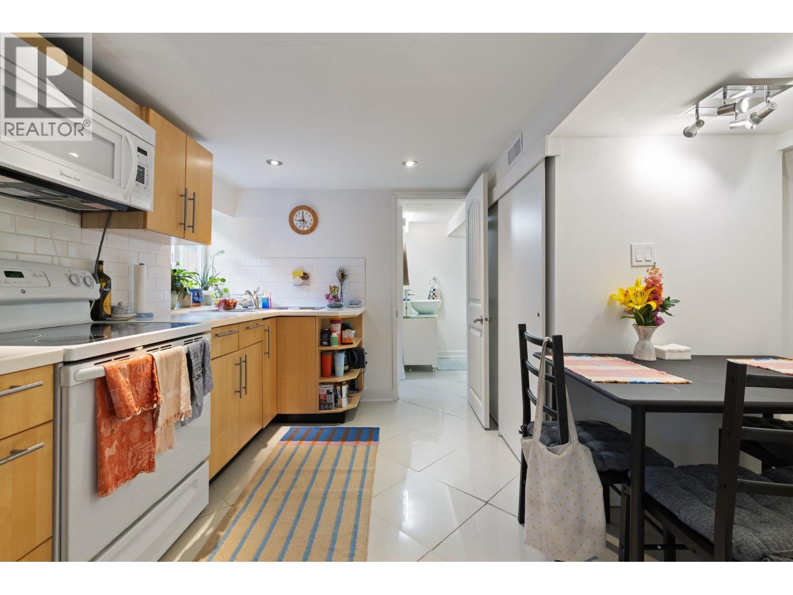 2156 E PENDER STREET, Vancouver