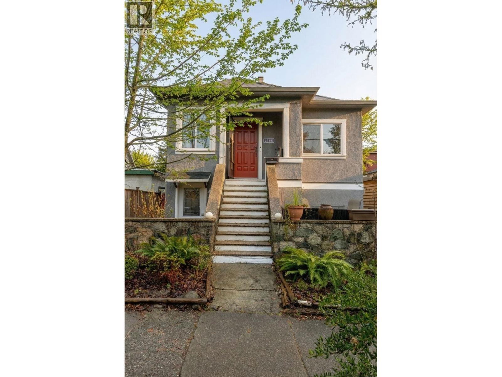 2156 E PENDER STREET, Vancouver