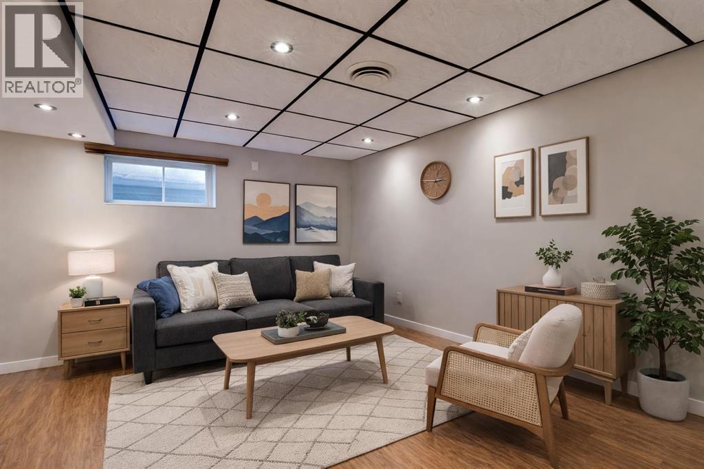 Single Family House 4 Level for Sale in  Woodglen Close SW Woodbine Calgary 