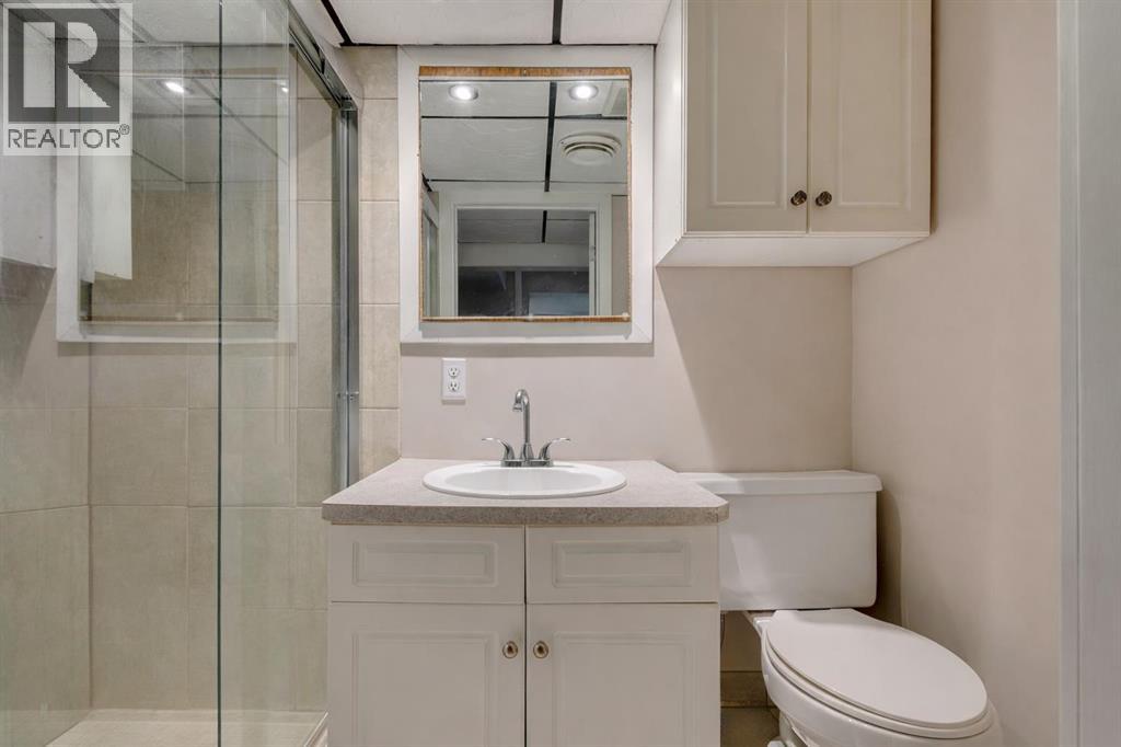 Single Family House 4 Level for Sale in  Woodglen Close SW Woodbine Calgary 