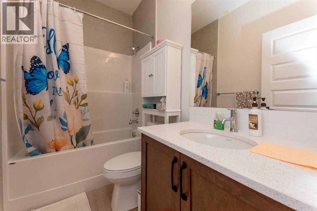 Single Family House 3 Level for Sale in  Homestead Circle NE Homestead Calgary 