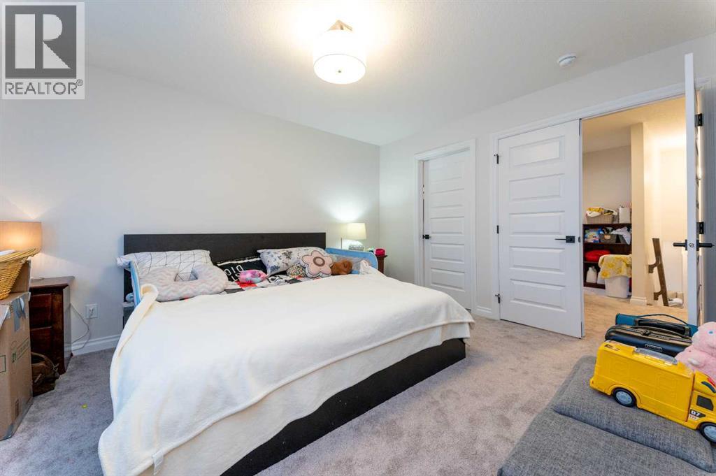 Single Family House 3 Level for Sale in  Homestead Circle NE Homestead Calgary 