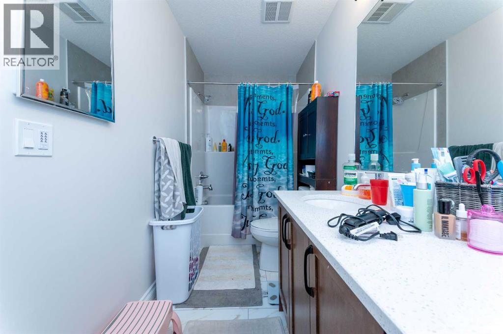 Single Family House 3 Level for Sale in  Homestead Circle NE Homestead Calgary 