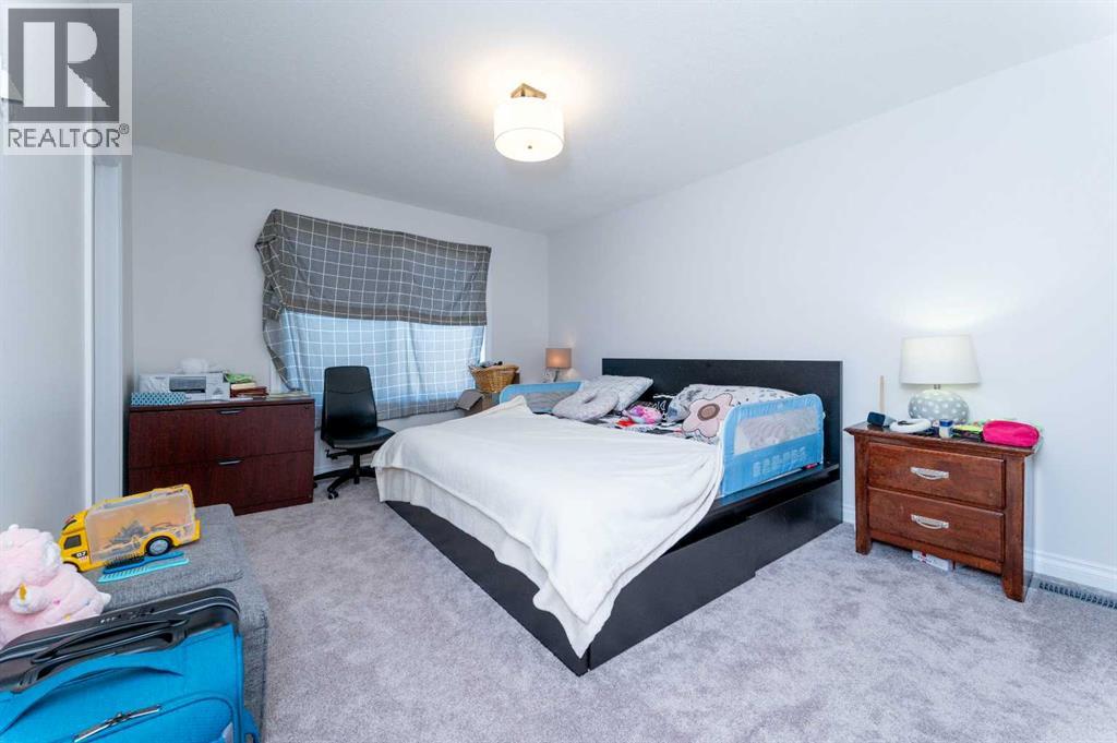 Single Family House 3 Level for Sale in  Homestead Circle NE Homestead Calgary 