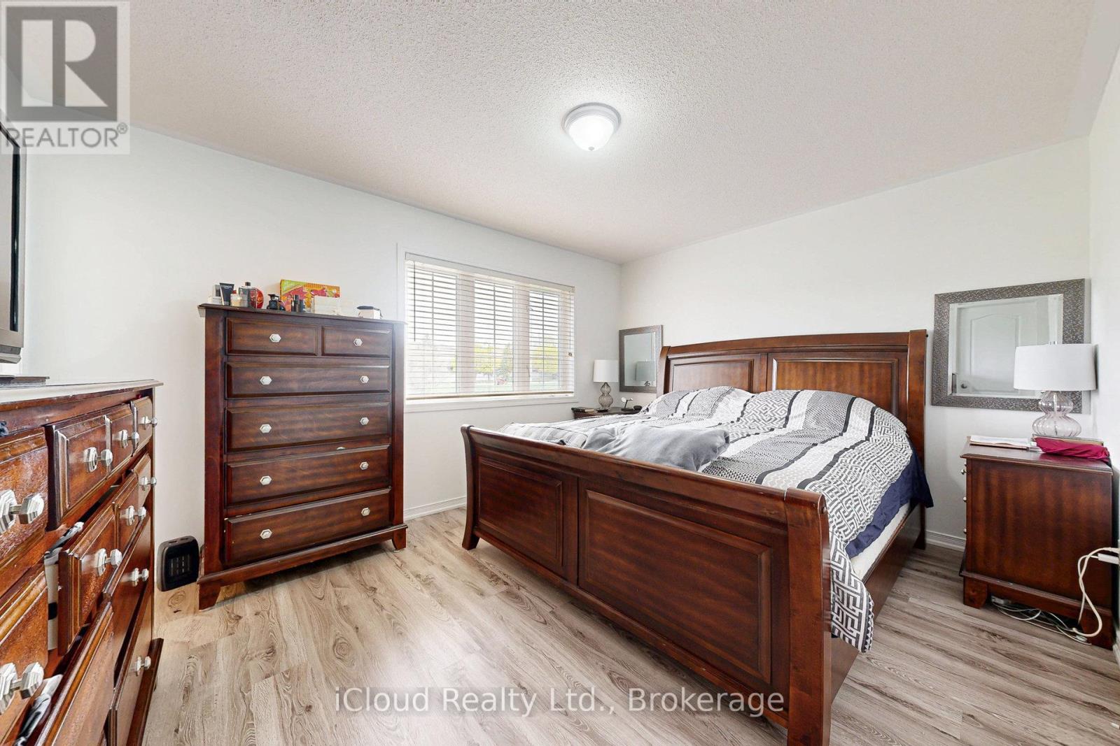 6 MT PLEASANT AVENUE - 36