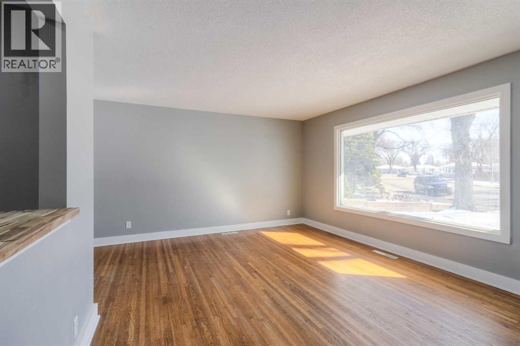 Single Family House Bungalow for Sale in   Street S Glendale Lethbridge 