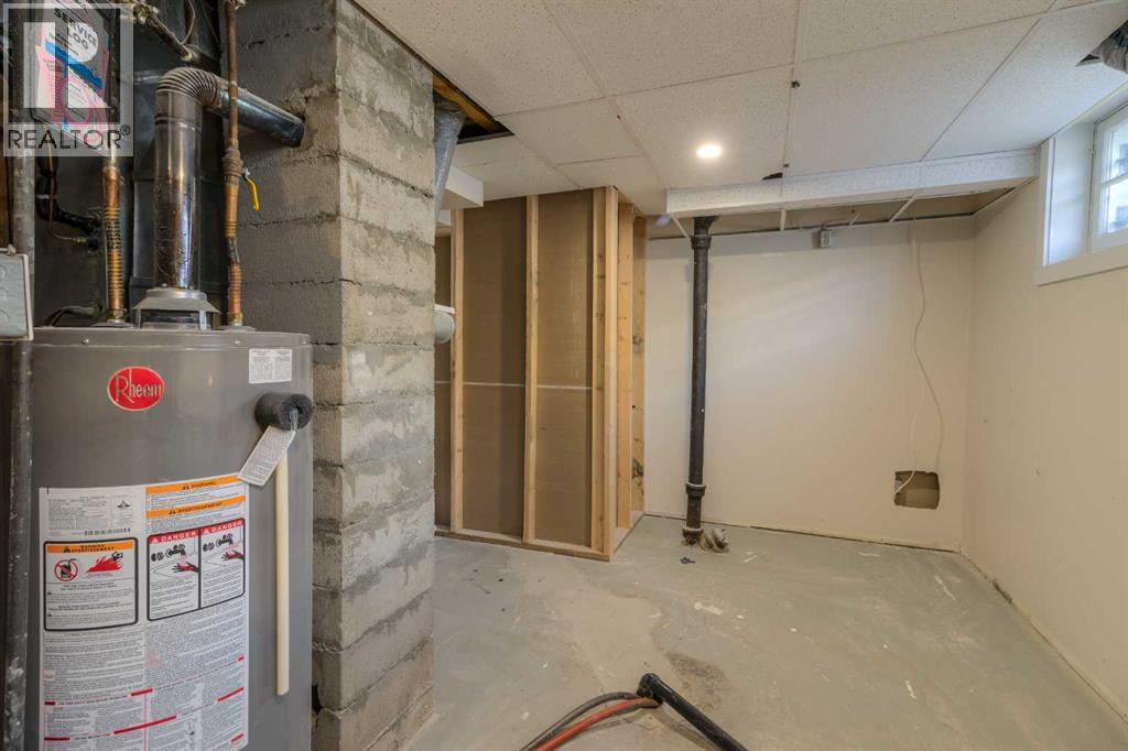 Single Family House Bungalow for Sale in   Street S Glendale Lethbridge 