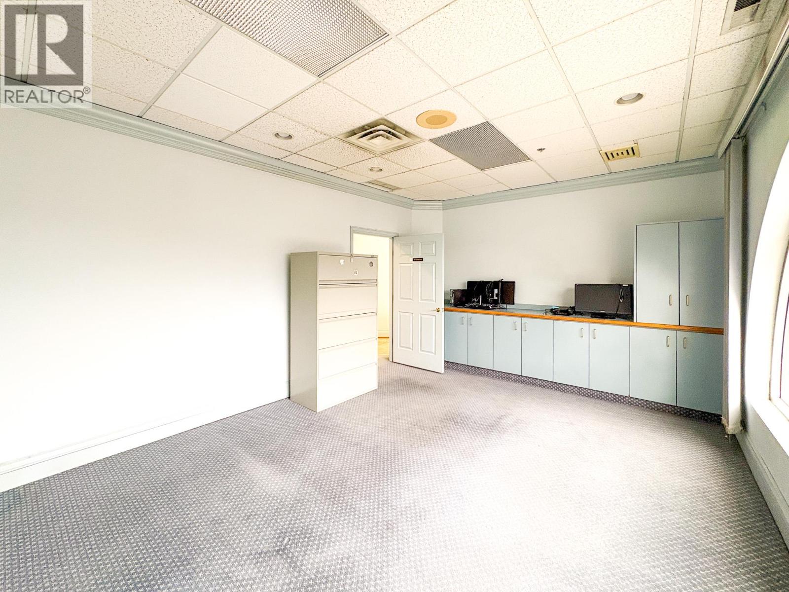 200 1674 Bertram Street, Kelowna