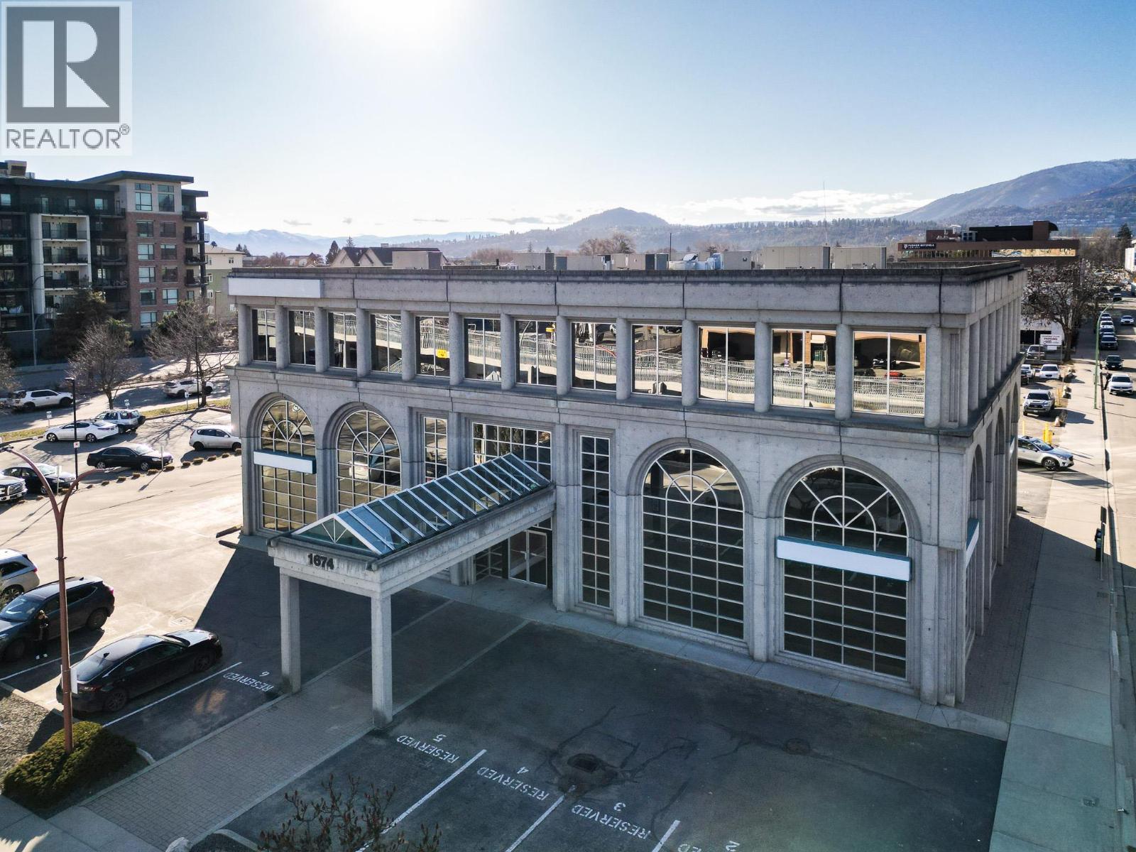 300 1674 Bertram Street, Kelowna