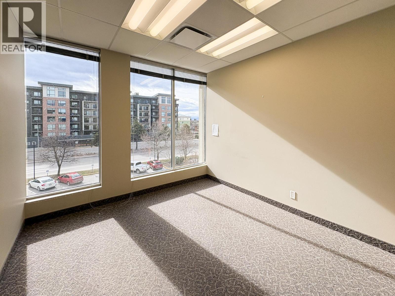 300 1674 Bertram Street, Kelowna