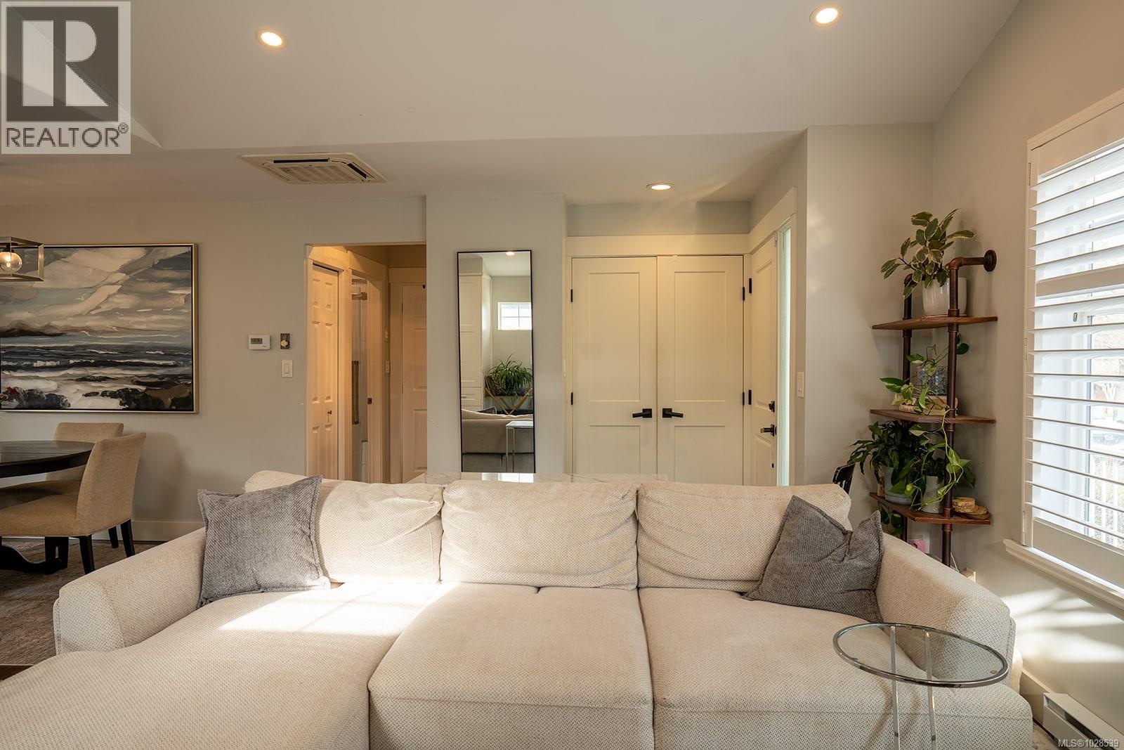  2508 Shakespeare Street, Victoria