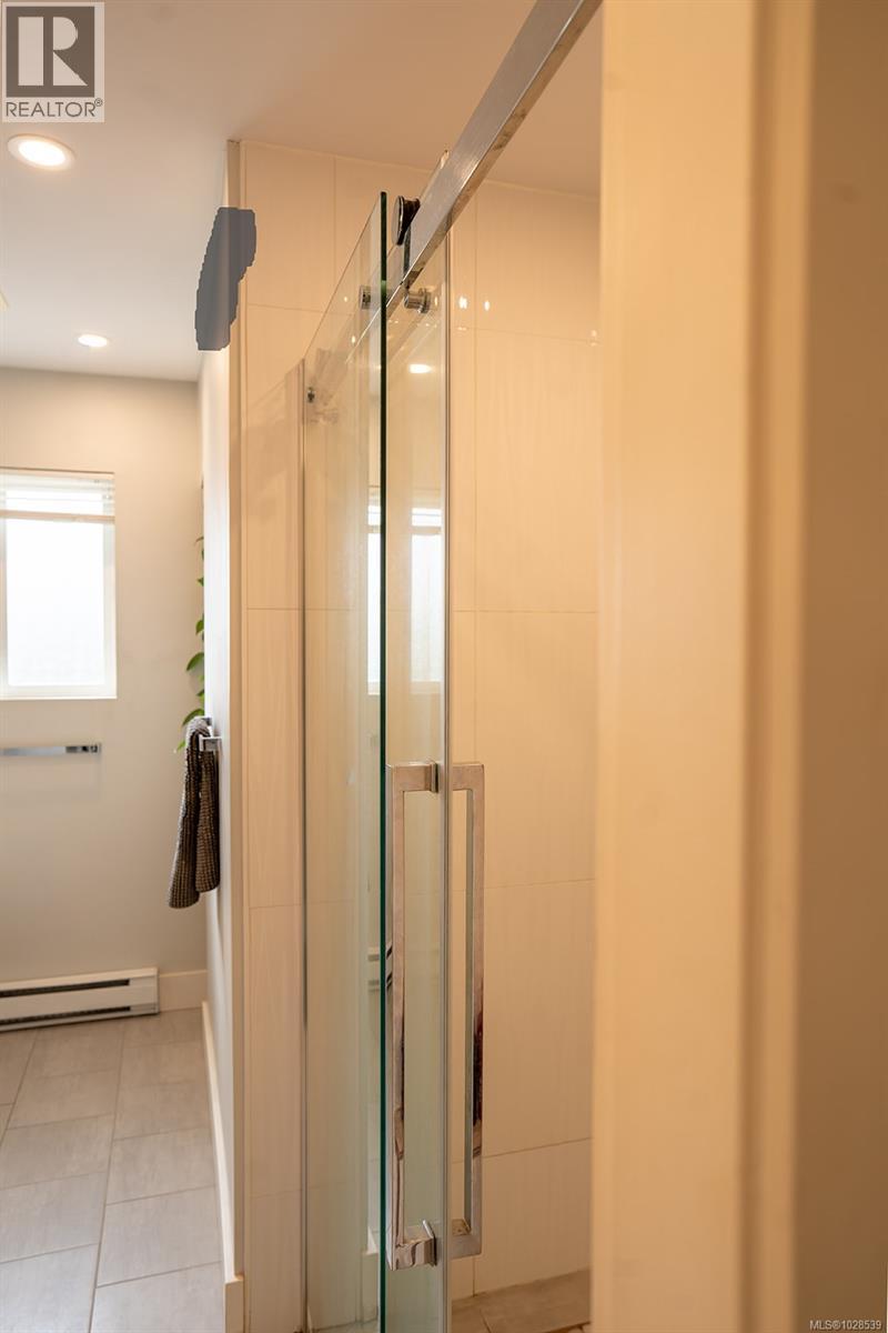  2508 Shakespeare Street, Victoria