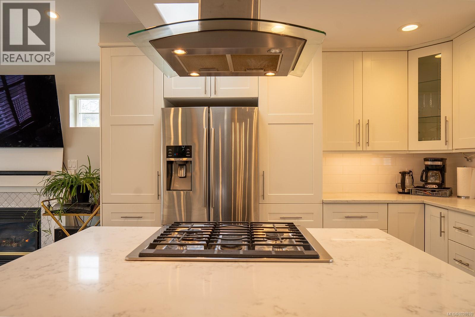  2508 Shakespeare Street, Victoria