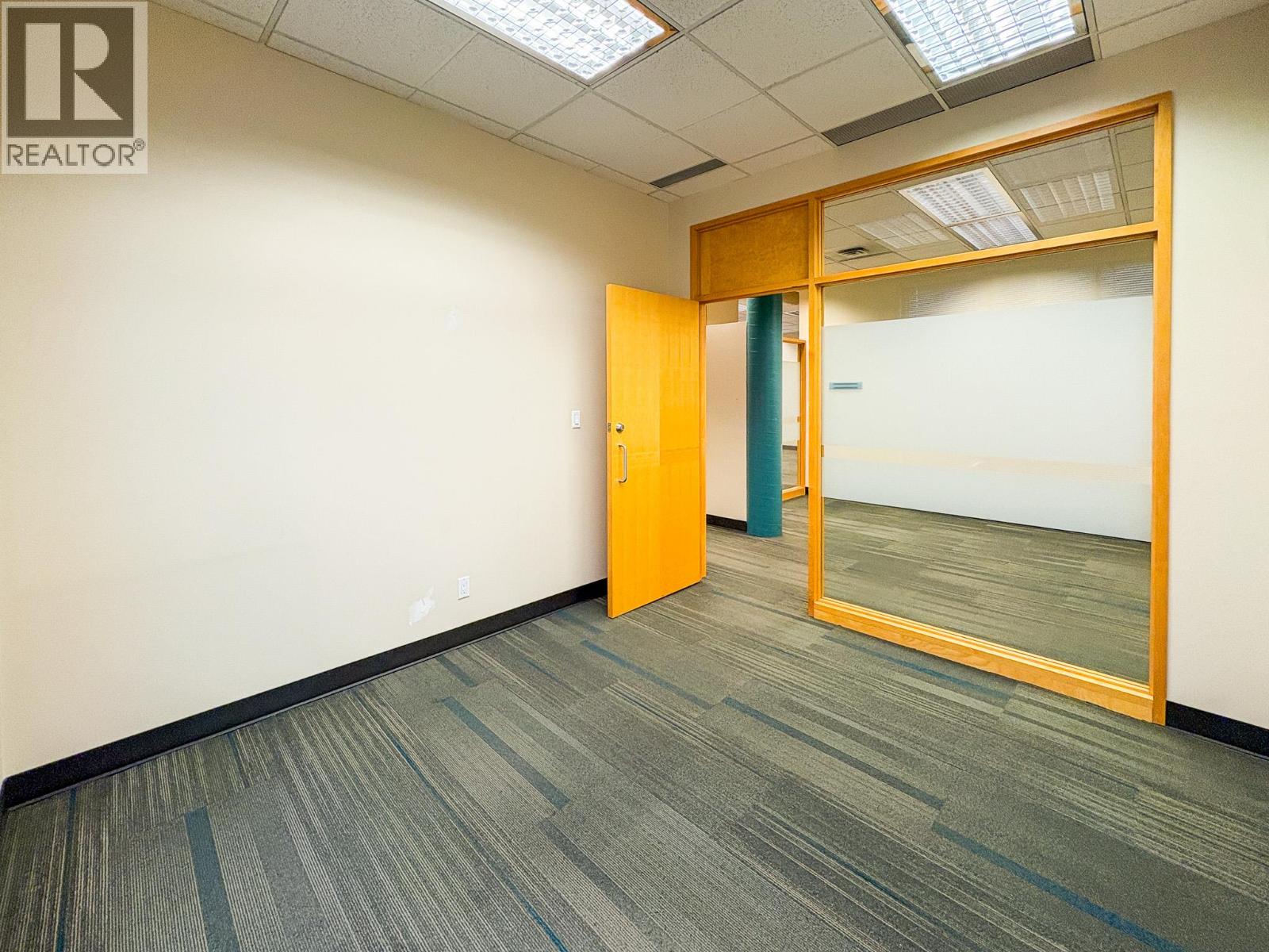 100 1674 Bertram Street, Kelowna