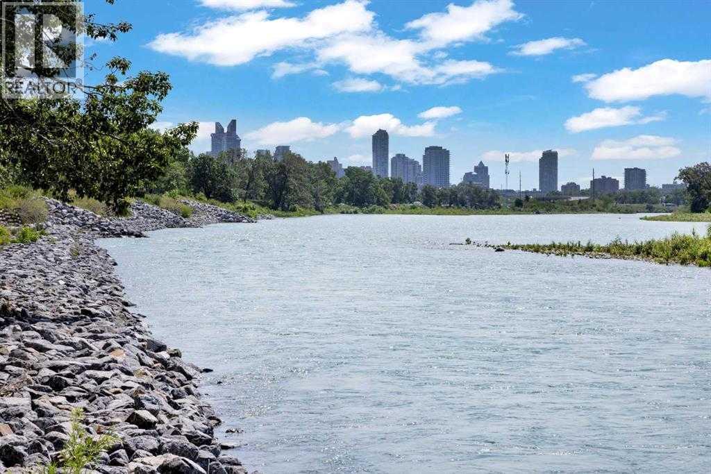 Single Family House for Sale in  Parkdale Boulevard NW West Hillhurst Calgary 