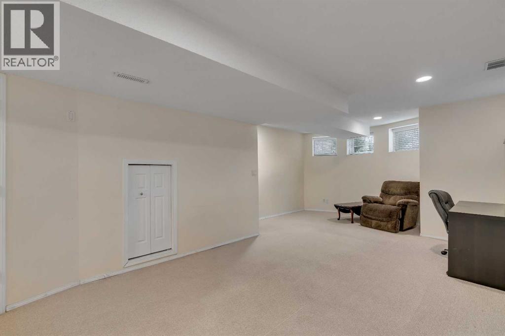 Single Family House for Sale in  Parkdale Boulevard NW West Hillhurst Calgary 